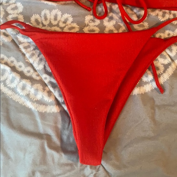 Red bikini! - Picture 3 of 3